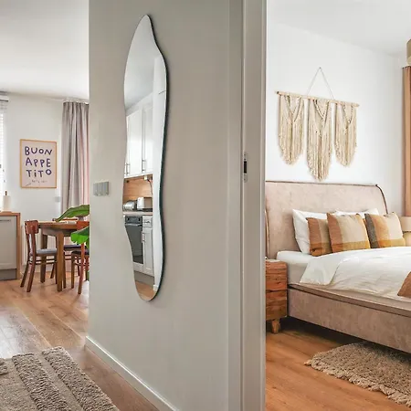 Apartment Flh Harmony Warschau